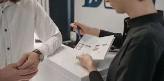 Jak wybrać ladę wystawienniczą do różnych typów wydarzeń easystand.pl - 145-jak-wybrac-lade-wystawiennicza-do-roznych-typow-wydarzen.webp